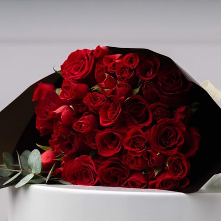 باقة الاناقة القرمزية