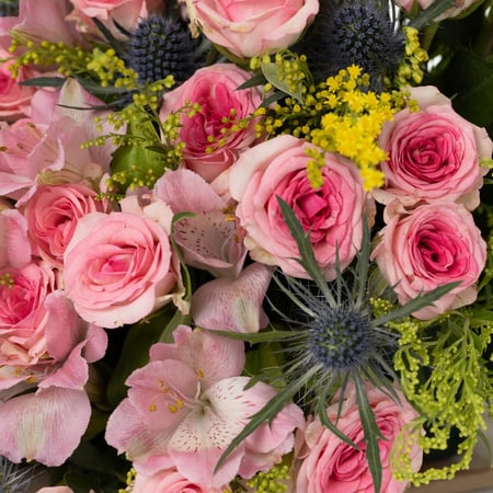 باقة ورد جوري وردي مع شكولاتة هانوفريان