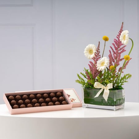 مزهرية الربيع المزهر  مع ترافل الشوكولاتة من هانوفيرين