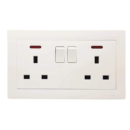 فيش ثلاثي 2 مقبس بمفتاح 7*14 سم ROFZ RO-51109