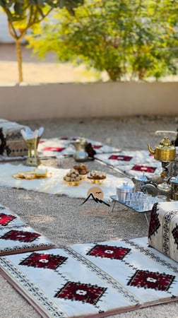 احصل على مدات ومراكي عالية الجودة لجلسات البر والتخييم من رحلات الوسم