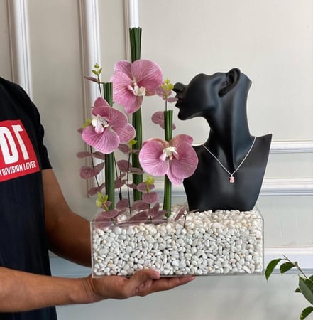 تنسيق الهديه على اكريلك مع منيكان