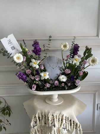 تنسيق الهدية على ستاند