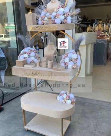 عربيه ملكه مزينه بورود