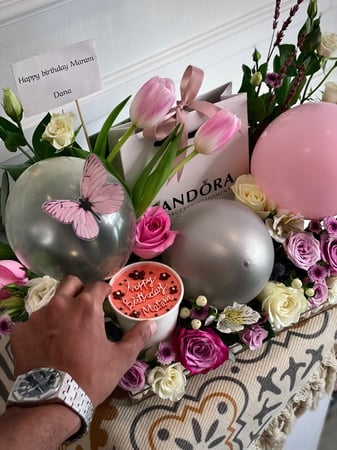 تنسيق الهديه مع كوب كيك