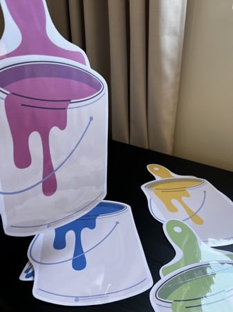 استراتيجية النصف الآخر  بعلب الألوان