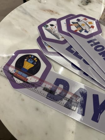 منظمات السبورة بالإنجليزي بتصميم جرافيك