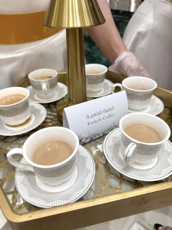 كرت مثلث صغير لصينية الضيافة - الثيم حسب الطلب