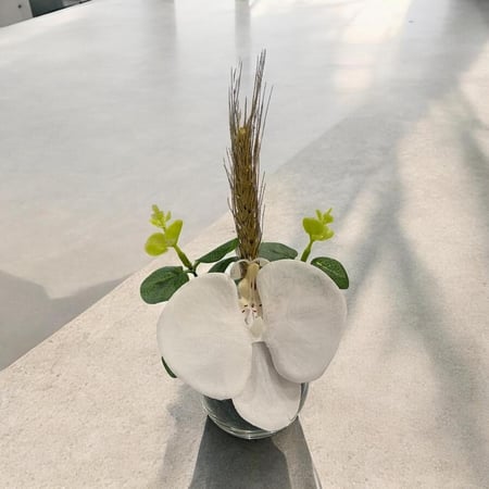 فازه صغيره لطاولة الخدمه