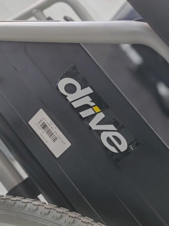 كرسي متحرك درايف الماني مقاس ٢٠ انش من الدرة الطبية