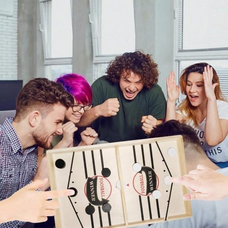 لعبة هوكي خشبية على سطح المكتب