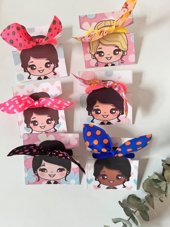 ربطة شعر فيونكة مع ثيم اطفال