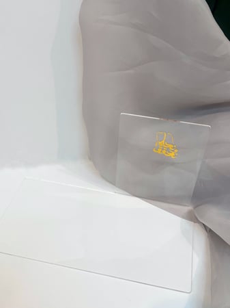 استاند اكريلك بعباره