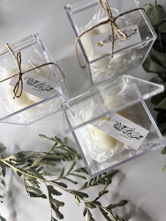 شمع ببلز مع عبارة العيد