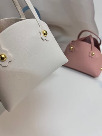 توزيعات شنطه فارغة