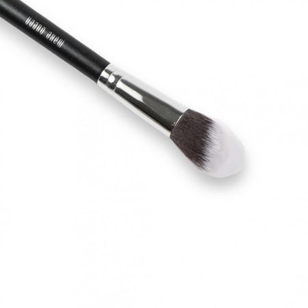 فرشاة البرونزر مائلة