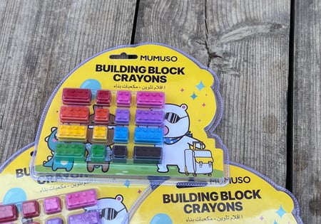 أقلام تلوين _ مكعبات بناء