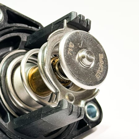 بلف حرارة رياضي RPE 71 درجة – لتويوتا ربع وشاص وفورتشنر | تبريد مثالي للأداء العالي