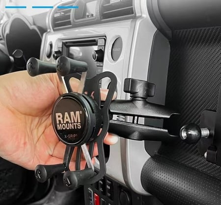 طاولة خدمات داخلية للأف جي كروزر