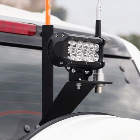 قاعدة كشافات وأنتل خلفي لتويوتا اف جي كروزر FJ CRUISER  على براغي الوكالة