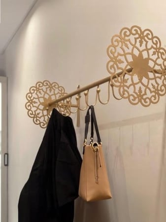 علاق ملابس متعدد الاستخدامات