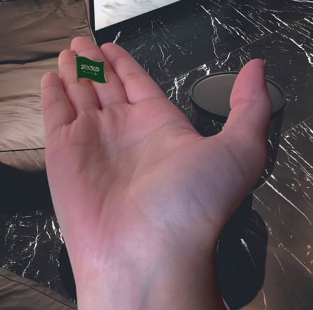 بروش دبوس علم