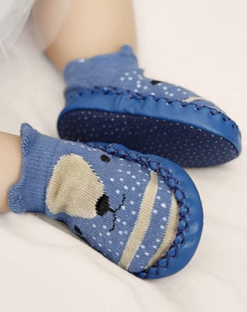 جوارب مانعه للانزلاق