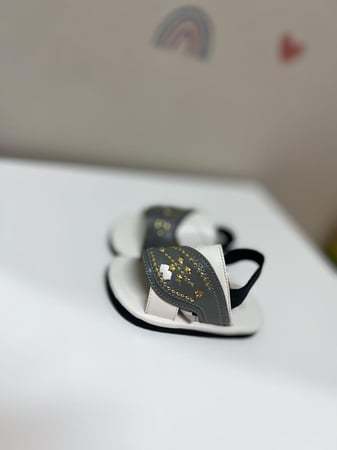 حذاء اطفال شرقي