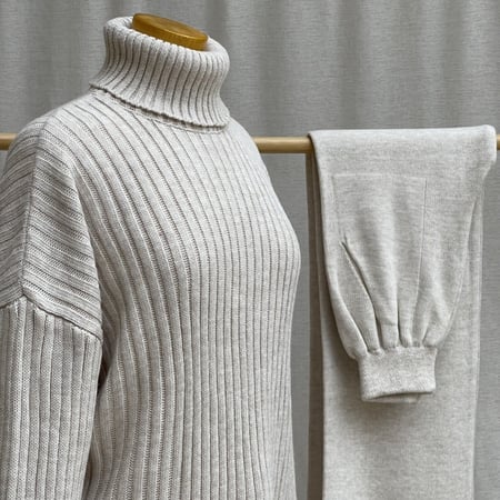 طقم تريكو هاي نك