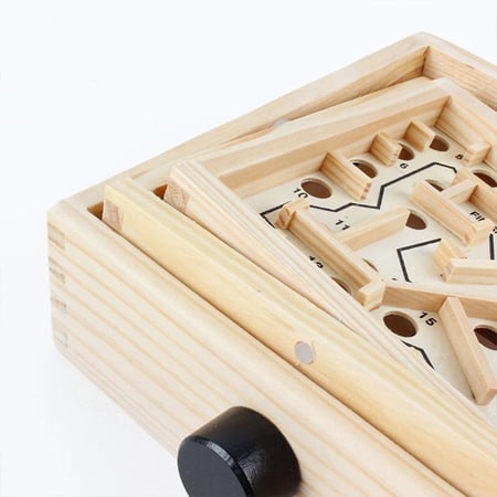 لعبة متاهة الكرة