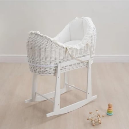 سلة مواليد موسى مع القاعدة والمفرش كامل