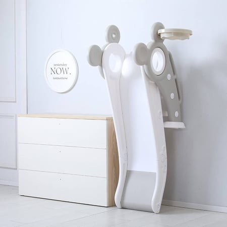 منزلق ممتع للاماكن المغلقة او المفتوحة باللون الرمادي