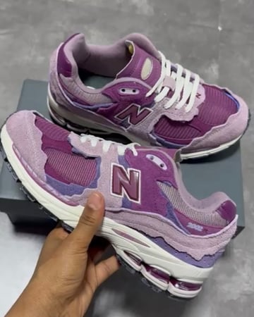 New Balance 2002R Protection Pack low-top sneakers