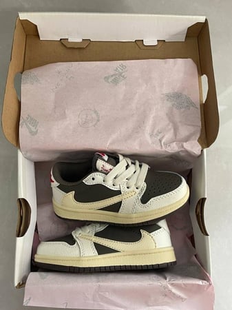 Travis Scott ‘Reverse Mocha’ kids