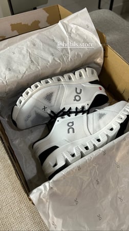 On Running On Cloud X 3 sneakers