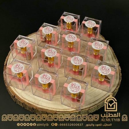 توزيعات اكريليك مربع - توزيعات مسك سر الأنوثة - توزيعات مواليد