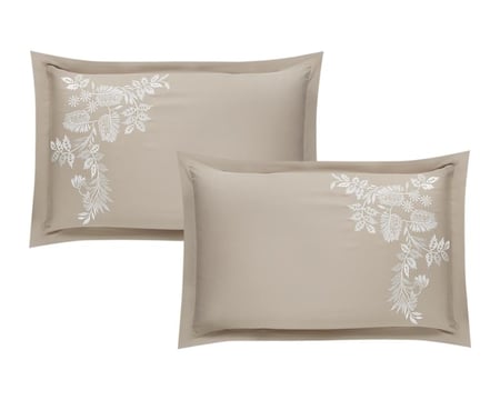 مفرش عنود مزدوج مطرز — فاخر (8 قطع