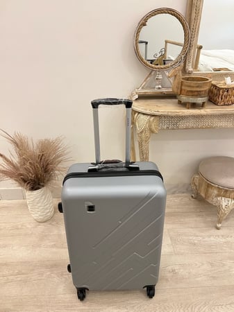 طقم حقائب سفر لون رصاصي
