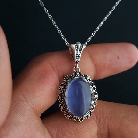 قلادة فضة مع عقيق اليماني السماوي الصافي