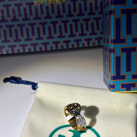 خاتم توري بورش