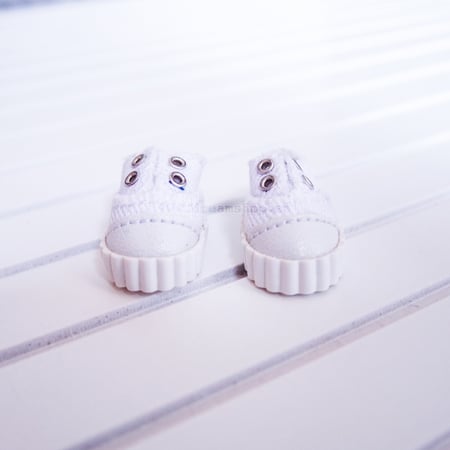 حذاء رياضي قماشي ob11