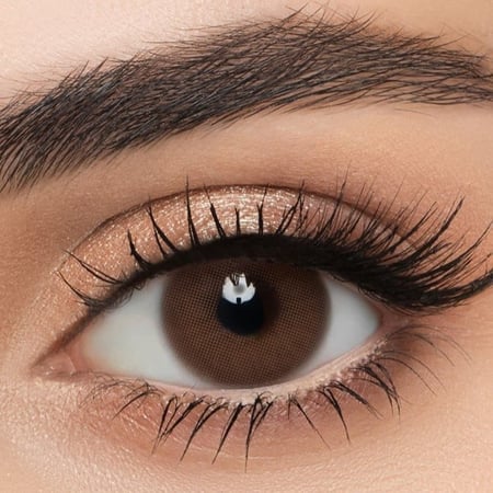 استمتعي بإطلالة طبيعية أنيقة مع عدسات لنس مي بلون تي من ديم كير الطبية