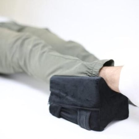 وسادة فاصل الركبتين للنوم من ديم كير الطبية للمستلزمات الطبية