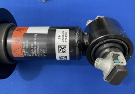 بدون منفاخ عدد 1 مساعد أمامي تاهو يوكون سييرا اسكاليد  من 2021 الى 2024 اصلي وكاله شامل رسوم الشحن (رمز الكود 6WM , 6WL,7WL,7WM)