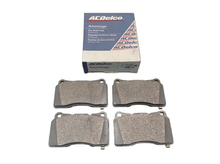 فحمات فرامل أماميه كورفيت من 2014  الى 2019   اصلي وكالة  ACDELCO شامل رسوم الشحن والضريبة