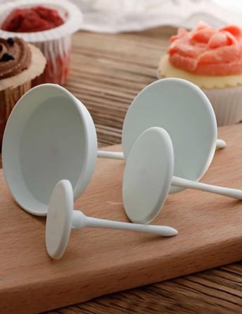 قاعدة ورد كريمه تزيين طقم مكون من (4قطع)