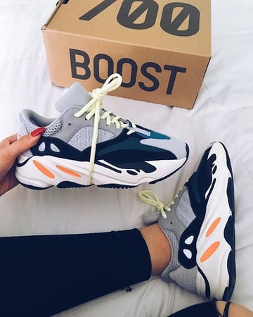 Adidas Yeezy boost 700 Wave