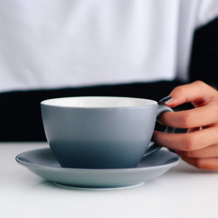 كوب سيراميك لاتيه مع صحن أكواب خزف قهوة رمادي هدية هدايا ركن القهوة