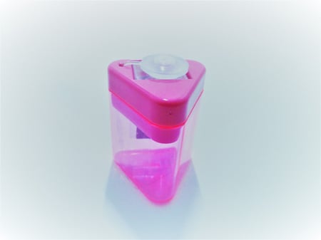 براية كوم الماني شكل مثلث مع غطاء متوفر عدة الوان