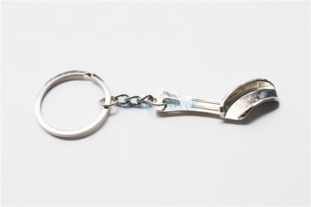 ميدالية مفاتيح أسنان